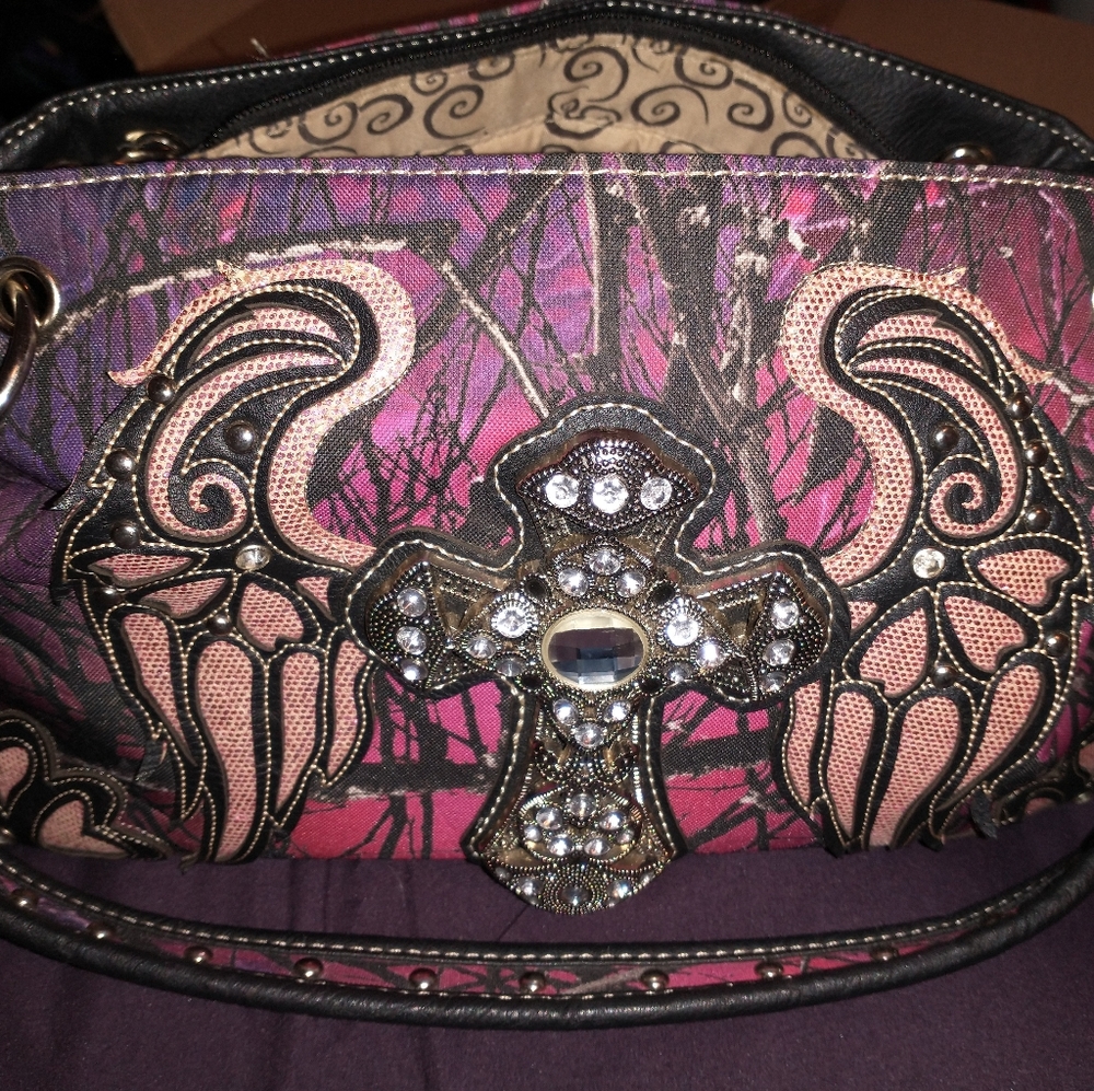Concealed weapon Cross with wings camo purse